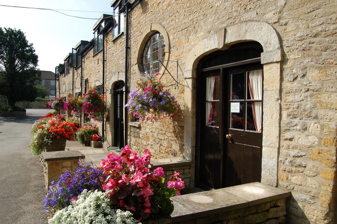 Stow Lodge Hotel Exterior foto